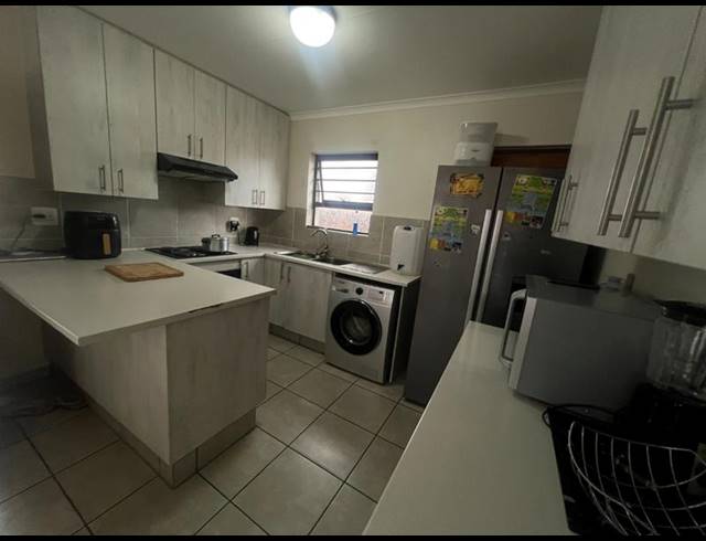 3 BEDROOM TOWNHOUSE FOR SALE IN CHANTELLE